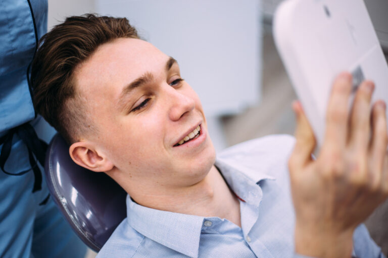 Jakie są korzyści z noszenia aparatów ortodontycznych dla dorosłych?